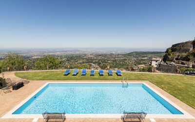 Rocca di Papa 102: Blau, Schwimmbad, Resort, Freizeit, Eco Hotel, Villa, Hazienda, Ferienort, Gartenmöbel, Hotel