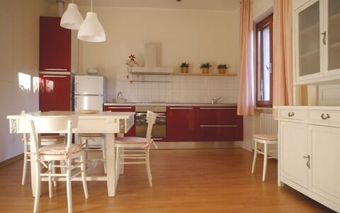 Gli Appartamenti Di Manuela: Zimmer, Möbel, Eigentum, Fussboden, Holzboden, Interior Design, Gebäude, Küche, Hartholz, Cabinetry