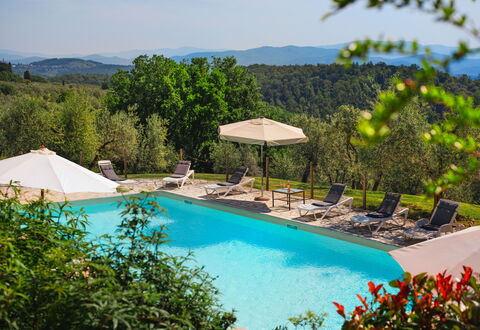 Pozzo Dei Desideri: Wasser, Pflanze, Himmel, Eigentum, Schwimmbad, Natur, Baum, Azurblau, Botanik, Natürliche Landschaft