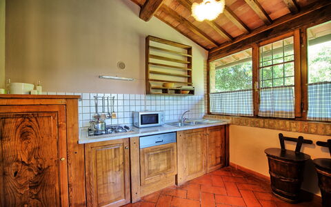 Montegufoni: Zimmer, Eigentum, Küche, Countertop, Möbel, Gebäude, Cabinetry, Haus, Zuhause, Interior Design