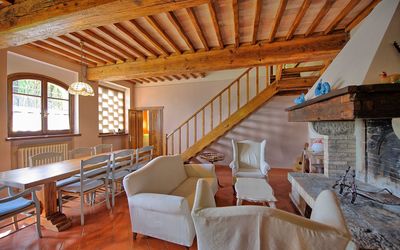 Villa Acciaioli: Zimmer, Eigentum, Gebäude, Haus, Strahl, Interior Design, Möbel, Grundeigentum, Wohnzimmer, Zuhause