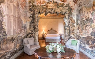 La Grotta: Zimmer, Eigentum, Interior Design, Möbel, Wohnzimmer, Wand, Gebäude, Grundeigentum, Haus, Estate
