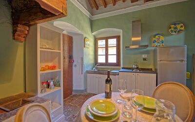 Torre 2: Eigentum, Möbel, Cabinetry, Fenster, Interior Design, Holz, Die Architektur, Sinken, Küche, Geschirr