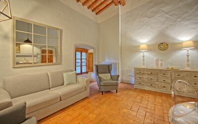 Montegufoni 17: Zimmer, Eigentum, Möbel, Interior Design, Gebäude, Wohnzimmer, Fussboden, Decke, Haus, Grundeigentum