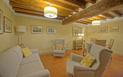 Montegufoni 13: Zimmer, Eigentum, Interior Design, Wohnzimmer, Möbel, Decke, Gebäude, Fussboden, Haus, Grundeigentum
