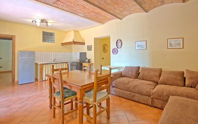 Acciaioli 3: Zimmer, Eigentum, Gebäude, Möbel, Haus, Interior Design, Wohnzimmer, Grundeigentum, Decke, Fussboden