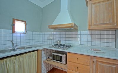 Acciaioli 4: Zimmer, Eigentum, Countertop, Küche, Cabinetry, Möbel, Fliese, Gebäude, Interior Design, Haus