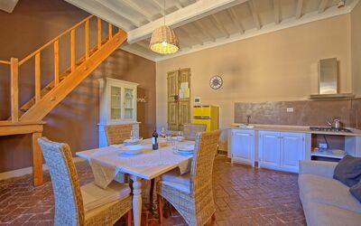 Montegufoni 28: Tabelle, Möbel, Cabinetry, Eigentum, Countertop, Stuhl, Küche, Holz, Interior Design, Couch