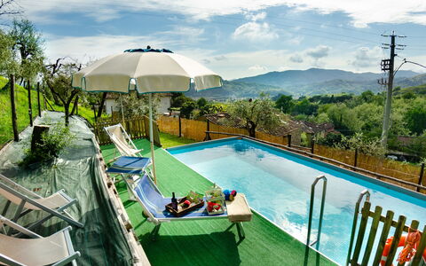 Alla Piazzetta: Schwimmbad, Eigentum, Resort, Freizeit, Grundeigentum, Haus, Urlaub, Gebäude, Gras, Eco Hotel
