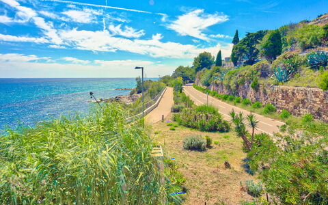 Lucrezia - San Lorenzo: Natur, Vegetation, Himmel, Natürliche Landschaft, Küste, Grün, Blau, Ufer, Meer, Wolke