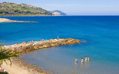 Lucrezia - San Lorenzo: Gewässer, Küste, Meer, Strand, Vorgebirge, Küsten Und Ozeanische Forms, Ufer, Azurblau, Bucht, Natürliche Landschaft