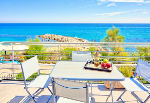 Lucrezia - San Lorenzo: Eigentum, Möbel, Urlaub, Grundeigentum, Tabelle, Resort, Gartenmöbel, Ozean, Gebäude, Haus