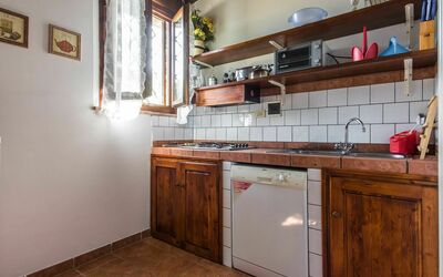 Panfilo: Eigentum, Zimmer, Küche, Möbel, Gebäude, Cabinetry, Haus, Grundeigentum, Interior Design, Countertop