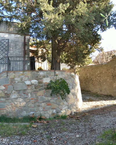 La Cipressa: Wand, Eigentum, Gebäude, Baum, Haus, Ruinen, Die Architektur, Grundstueck, Steinwand, \Fels
