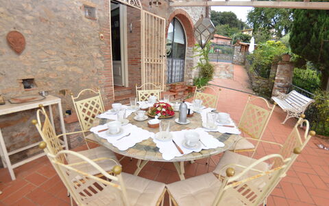 Borgo Bucatra Buonvento: Eigentum, Tabelle, Gebäude, Zimmer, Möbel, Haus, Grundeigentum, Restaurant, Interior Design, Villa