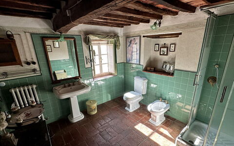 Borgo Bucatra Buonvento: Eigentum, Fenster, Armatur, Interior Design, Fussboden, Sinken, Gebäude, Badezimmer, Flooring, Bilderrahmen