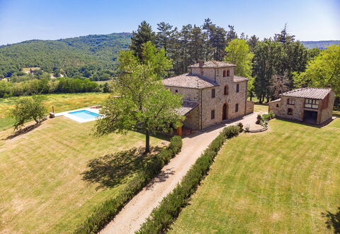 Villa Fabbri: Himmel, Pflanze, Gebäude, Fenster, Baum, Natürliche Landschaft, Haus, Grundstueck, Wohngebiet, Wiese