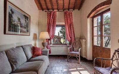 Terrazza: Bilderrahmen, Möbel, Eigentum, Gebäude, Fenster, Wohnzimmer, Tabelle, Interior Design, Komfort, Holz