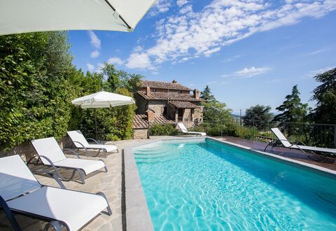 Villa i Cocciai: Schwimmbad, Eigentum, Grundeigentum, Gebäude, Haus, Urlaub, Estate, Villa, Resort, Freizeit