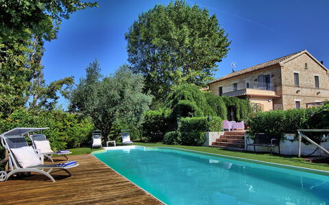 La Villa Di Ostra: Schwimmbad, Eigentum, Grundeigentum, Haus, Zuhause, Gebäude, Wohngebiet, Estate, Hinterhof, Freizeit