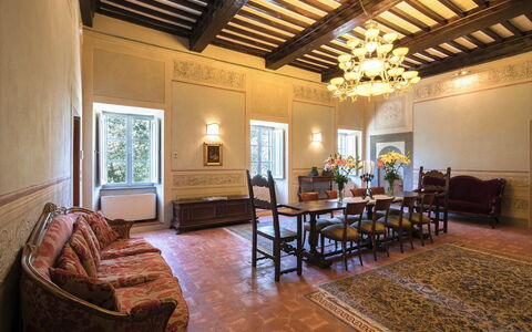 Villa Ivana - Cortona: Zimmer, Eigentum, Gebäude, Decke, Interior Design, Estate, Haus, Grundeigentum, Möbel, Wohnzimmer