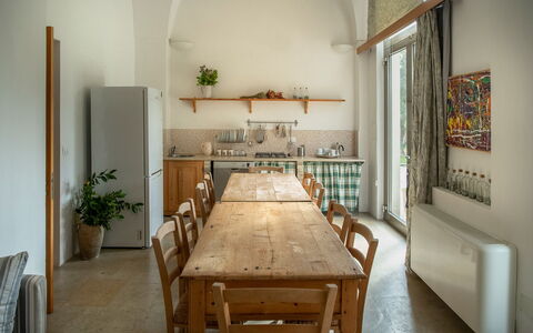 Masseria Lentisco: Zimmer, Möbel, Eigentum, Interior Design, Gebäude, Fussboden, Tabelle, Haus, Hartholz, Esszimmer