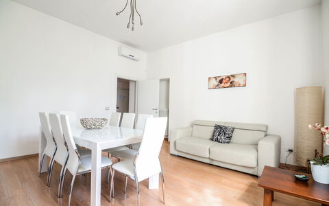 Residenza Bellagio: Zimmer, Eigentum, Möbel, Interior Design, Wohnzimmer, Fussboden, Gebäude, Tabelle, Haus, Grundeigentum