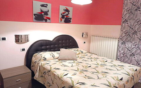 Ai Cuori: Schlafzimmer, Möbel, Bettdecke, Bett, Interior Design, Bedding, Textil, Linens, Fussboden, Flooring