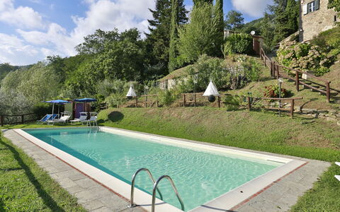 Borgo Antico Marina: Schwimmbad, Eigentum, Gras, Grundeigentum, Freizeit, Haus, Estate, Hinterhof, Gebäude, Villa