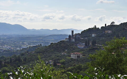Borgo Antico Marina: Vegetation, Bergstation, Himmel, \Stadt, Hügel, Berg, Menschliche Siedlung, Stadt, Dorf, Tourismus