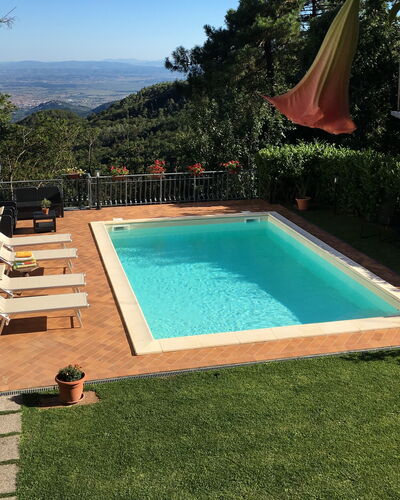 Borgo Di Zacco: Schwimmbad, Eigentum, Gras, Haus, Freizeit, Grundeigentum, Hinterhof, Urlaub, Zuhause, Rechteck