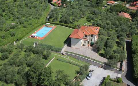 Villa Vaniglia Proprietà: Luftaufnahmen, Vogelperspektive, Estate, Fotografie, Landschaft, Haus, Bergstation, Ländliches Gebiet, Grundstueck, Gebäude