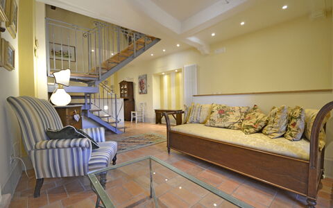 Appartamento Maccari: Zimmer, Eigentum, Möbel, Interior Design, Wohnzimmer, Decke, Gebäude, Grundeigentum, Fussboden, Schlafzimmer