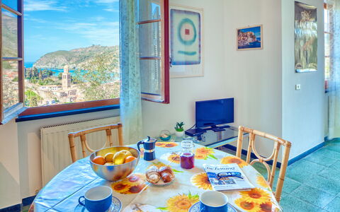 Olivi Del Mesco - Levanto: Zimmer, Eigentum, Haus, Tabelle, Interior Design, Urlaub, Gebäude, Grundeigentum, Möbel, Zuhause