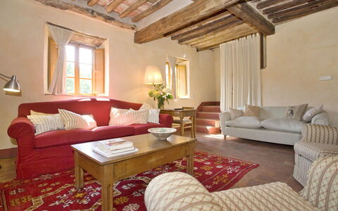 Bottino: Möbel, Zimmer, Eigentum, Interior Design, Schlafzimmer, Decke, Bett, Gebäude, Bettdecke, Wohnzimmer