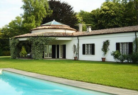 Villa Adriana: Haus, Eigentum, Zuhause, Gebäude, Grundeigentum, Villa, Die Architektur, Estate, Schwimmbad, Dach