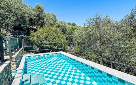Ciappai (Ptb140): Blau, Schwimmbad, Resort, Freizeit, Eco Hotel, Hotel, Ferienort, Villa, Gartenmöbel