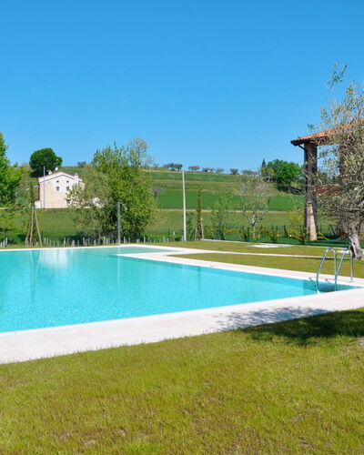 I Molini: Schwimmbad, Eigentum, Gras, Grundeigentum, Haus, Estate, Freizeit, Wohngebiet, Zuhause, Gebäude