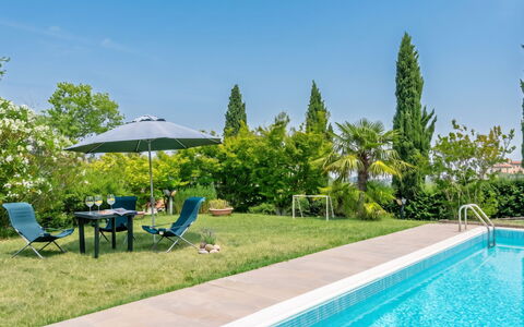 Ca' Del Vento: Blau, Schwimmbad, Garten, Gartenmöbel, Schatten, Resort, Eco Hotel, Landscaping, Garten, Villa