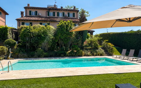 Ca' Del Vento: Schwimmbad, Wohngebiet, Resort, Gartenmöbel, Zuhause, Garten, Sonnenliege, Estate, Hazienda, Landscaping