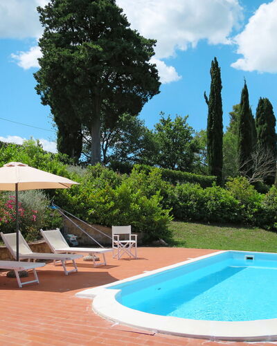 Santa Enerichetta: Wolke, Wasser, Himmel, Pflanze, Eigentum, Botanik, Baum, Schwimmbad, Schatten, Die Architektur