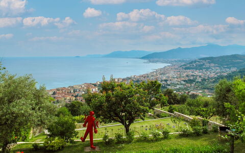 Pietra Ligure 612: Wolke, Himmel, Pflanze, Wasser, Pflanzengemeinschaft, Grün, Azurblau, Natürliche Landschaft, Grundstueck, Berg