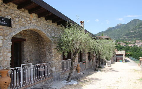 Tremosine 651: Eigentum, Gebäude, Wand, Die Architektur, Haus, Dorf, Ländliches Gebiet, Baum, Bogen, Hazienda