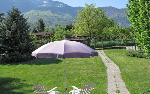 Lucrezia: Pflanze, Berg, Eigentum, Pflanzengemeinschaft, Himmel, Möbel, Natur, Blatt, Natürlichen Umgebung, Baum