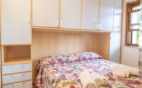 Barbie: Möbel, Cabinetry, Fenster, Komfort, Gebäude, Bettrahmen, Holz, Bett, Fussboden, Flooring
