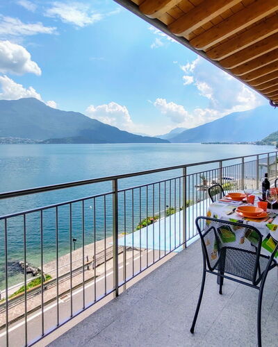 Gera Lario 618: Wolke, Wasser, Himmel, Tabelle, Möbel, Eigentum, Gebäude, Stuhl, Berg, Zaun