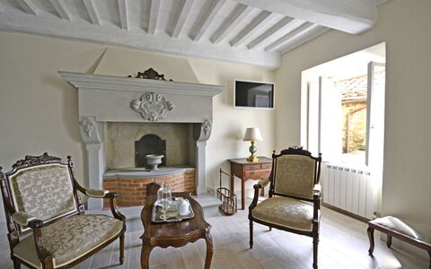 Casa Caterina: Zimmer, Wohnzimmer, Möbel, Interior Design, Eigentum, Gebäude, Haus, Decke, Tabelle, Fussboden