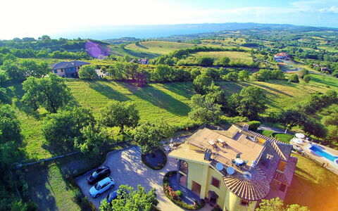 I Gigli di Montefiascone: Luftaufnahmen, Vogelperspektive, Natürliche Landschaft, Eigentum, Ländliches Gebiet, Landschaft, Bergstation, Fotografie, Grundeigentum, Estate