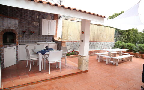Villa Di Sofia: Eigentum, Gebäude, Zimmer, Haus, Interior Design, Möbel, Fussboden, Grundeigentum, Die Architektur, Terrasse