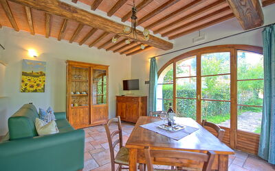 Mulignone 2: Eigentum, Zimmer, Gebäude, Haus, Grundeigentum, Möbel, Hütte, Zuhause, Decke, Interior Design